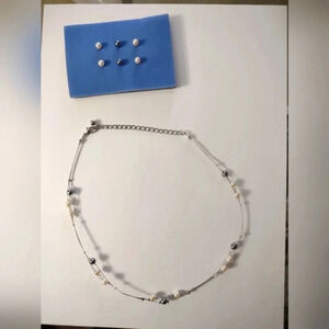 Avon 2001 Pearlesque cable necklace with 3 pr earrings.